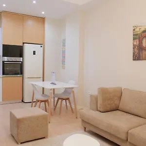 شقة Centaurus, تيرانا